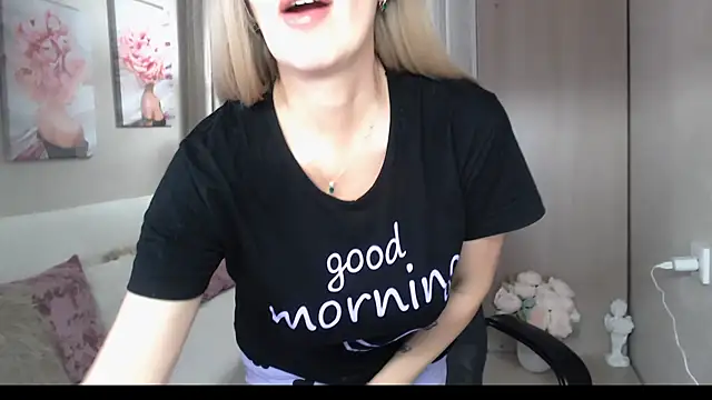 Snapshot of sensualEmilia chatting on February 12, 2025, 7:56 pm sensualEmilia online show from February 12, 2025, 7:56 pm