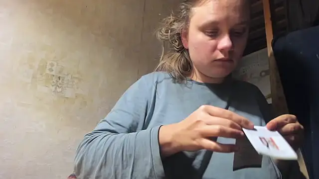 Snapshot of FrumCake chatting on January 23, 2025, 12:35 am FrumCake online show from January 23, 2025, 12:35 am