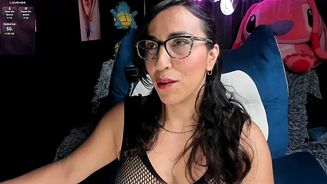 Snapshot of Katiehill_1 chatting on November 24, 2025, 10:53 pm Katiehill 1 online show from November 24, 2025, 10:53 pm