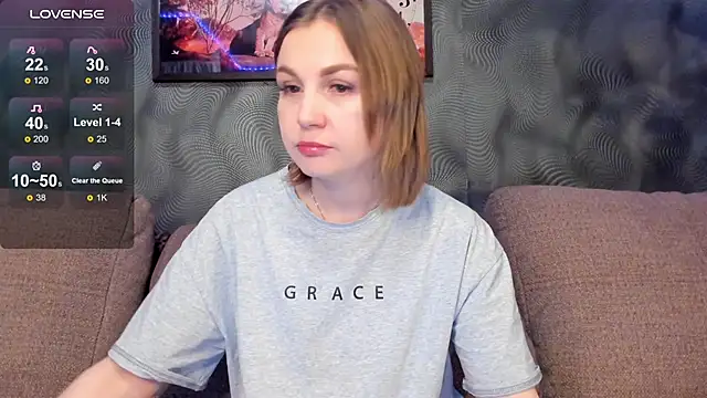 CassieMils online show from April 16, 2026, 7:42 am