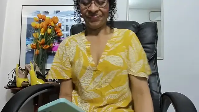 Aries Mature online show from November 12, 2025, 3:01 pm