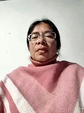 Snapshot of __valentina18 chatting on November 6, 2025, 1:28 am valentina18 online show from November 6, 2025, 1:28 am