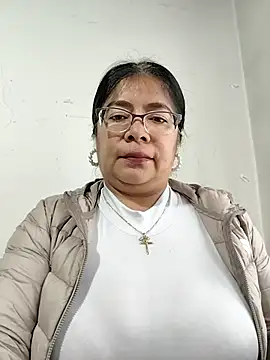 Snapshot of __valentina18 chatting on December 2, 2025, 1:05 pm valentina18 online show from December 2, 2025, 1:05 pm