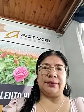   valentina18 online show from February 9, 2026, 1:48 pm