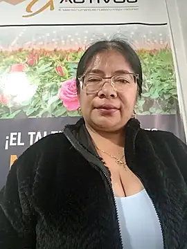   valentina18 online show from February 13, 2026, 1:07 pm