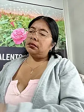   valentina18 online show from March 27, 2026, 1:22 pm