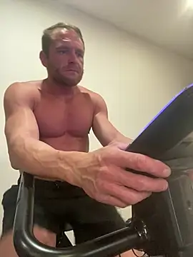 Snapshot of FuelX@xh chatting on July 13, 2026, 5:27 pm FuelXxh online show from July 13, 2026, 5:27 pm