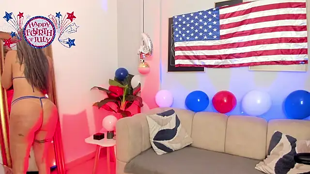 Snapshot of _Nicoletteshea_ chatting on July 4, 2026, 8:59 pm Nicoletteshea online show from July 4, 2026, 8:59 pm
