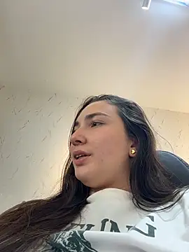 Snapshot of ava_blue chatting on May 5, 2026, 7:55 pm ava blue online show from May 5, 2026, 7:55 pm