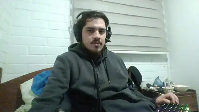 hung weeb online show from April 24, 2026, 1:19 am