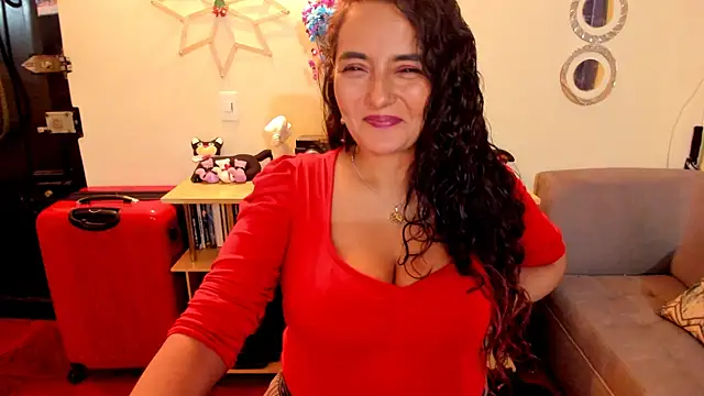 Snapshot of emma_luxy chatting on January 12, 2025, 4:21 am emma luxy online show from January 12, 2025, 4:21 am