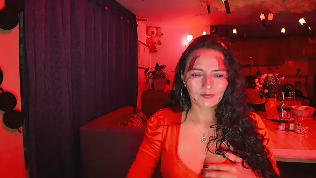 Snapshot of emma_luxy chatting on November 2, 2025, 11:40 pm emma luxy online show from November 2, 2025, 11:40 pm