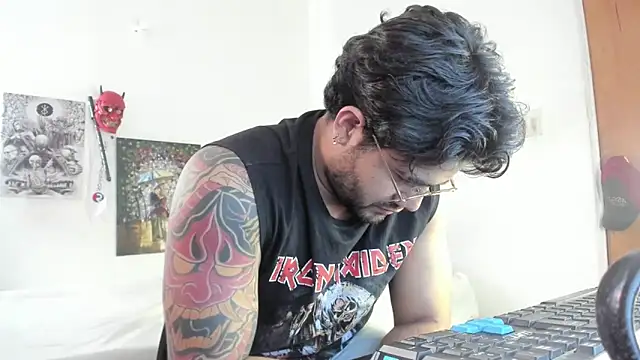 Snapshot of _Coddygold_ chatting on January 6, 2025, 2:47 pm Coddygold online show from January 6, 2025, 2:47 pm