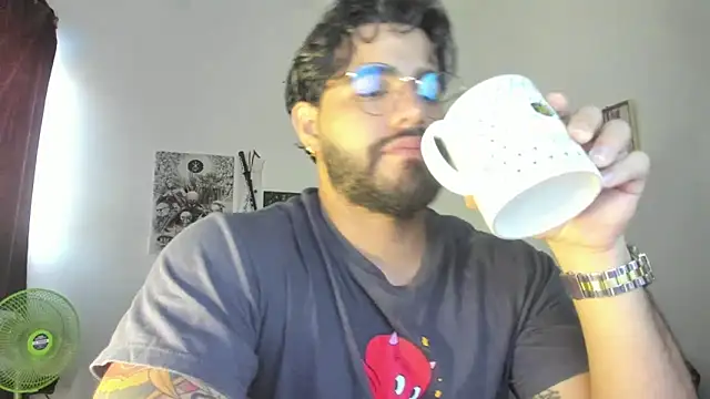 Snapshot of _Coddygold_ chatting on February 4, 2025, 11:49 am Coddygold online show from February 4, 2025, 11:49 am