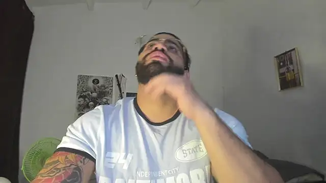 Snapshot of _Coddygold_ chatting on February 6, 2025, 11:26 pm Coddygold online show from February 6, 2025, 11:26 pm