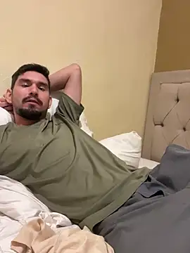 Snapshot of Tomthelong chatting on February 20, 2025, 5:33 am Tomthelong online show from February 20, 2025, 5:33 am