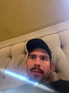 Snapshot of Tomthelong chatting on March 12, 2025, 9:56 pm Tomthelong online show from March 12, 2025, 9:56 pm