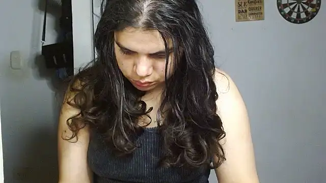 Snapshot of Nikkykora15 chatting on July 14, 2026, 1:41 am Nikkykora15 online show from July 14, 2026, 1:41 am