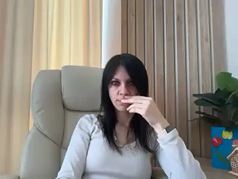 Snapshot of InjaAtHome chatting on May 4, 2026, 6:09 am InjaAtHome online show from May 4, 2026, 6:09 am