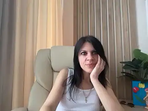 Snapshot of InjaAtHome chatting on May 7, 2026, 8:42 am InjaAtHome online show from May 7, 2026, 8:42 am