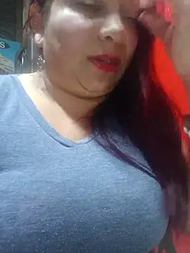 Snapshot of Alyona21 chatting on June 30, 2026, 11:39 pm Alyona21 online show from June 30, 2026, 11:39 pm