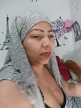 Snapshot of Alyona21 chatting on July 6, 2026, 12:29 am Alyona21 online show from July 6, 2026, 12:29 am