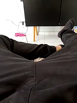 Snapshot of Santosgui14 chatting on November 19, 2025, 6:19 pm Santosgui14 online show from November 19, 2025, 6:19 pm