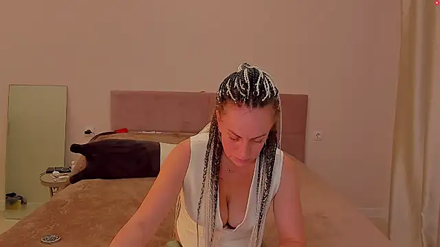 astery-blue online show from September 28, 2025, 2:22 pm