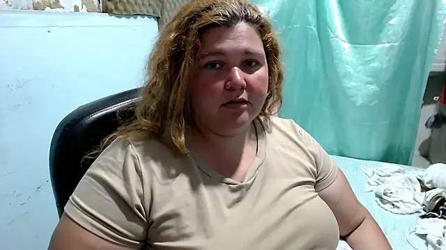 Snapshot of squirt322bbw chatting on April 2, 2026, 5:43 pm squirt322bbw online show from April 2, 2026, 5:43 pm