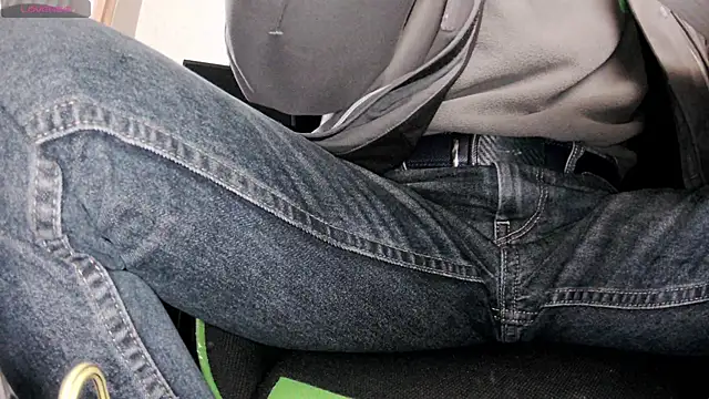 Snapshot of GuidedShipyard chatting on December 16, 2024, 2:16 pm GuidedShipyard online show from December 16, 2024, 2:16 pm