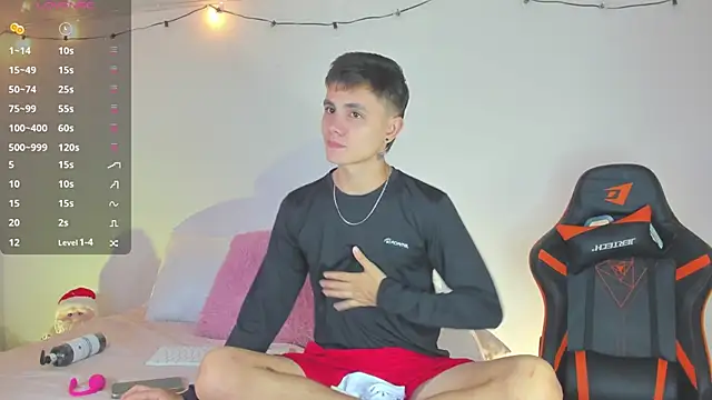 DustinLevine online show from December 3, 2024, 6:38 pm