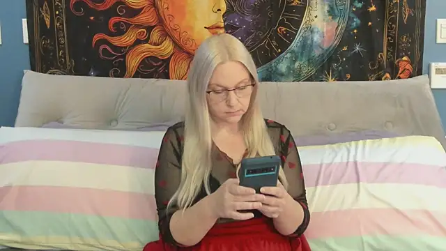 Snapshot of SaraBearXo chatting on September 11, 2025, 1:11 pm SaraBearXo online show from September 11, 2025, 1:11 pm