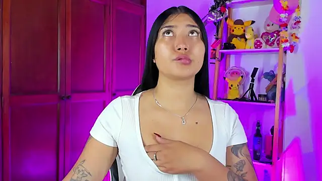 eymy-hadid online show from November 6, 2025, 8:43 pm