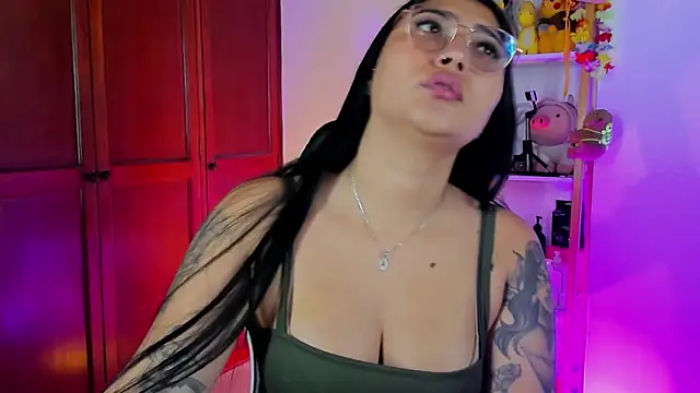 eymy-hadid online show from December 20, 2025, 6:04 pm