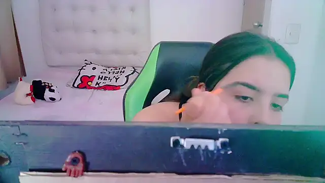 Snapshot of _alicia_z chatting on December 27, 2024, 5:37 pm alicia z online show from December 27, 2024, 5:37 pm