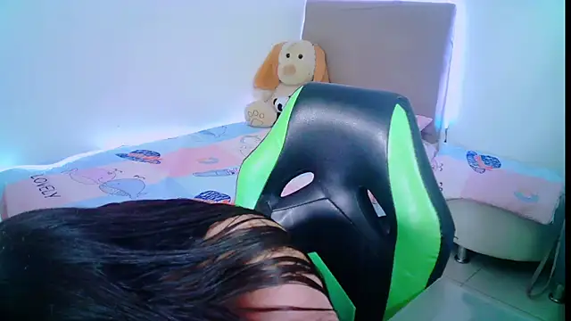 Snapshot of _alicia_z chatting on February 1, 2025, 12:18 am alicia z online show from February 1, 2025, 12:18 am