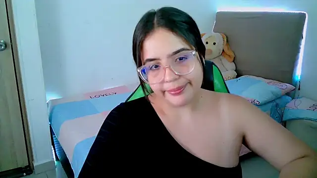 Snapshot of _alicia_z chatting on February 15, 2025, 8:43 pm alicia z online show from February 15, 2025, 8:43 pm