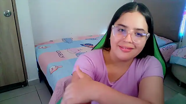 Snapshot of _alicia_z chatting on February 22, 2025, 12:16 am alicia z online show from February 22, 2025, 12:16 am