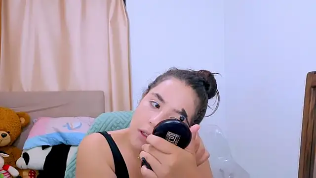 Snapshot of _alicia_z chatting on February 6, 2026, 4:06 am alicia z online show from February 6, 2026, 4:06 am