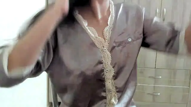 Snapshot of Beauty_Asian_Tina chatting on March 8, 2025, 9:29 pm Beauty Asian Tina online show from March 8, 2025, 9:29 pm