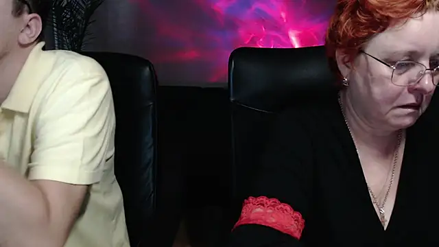 Snapshot of JoannaAndNeighbour chatting on November 16, 2025, 9:37 am JoannaAndNeighbour online show from November 16, 2025, 9:37 am