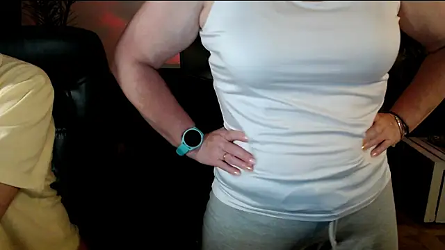 Snapshot of JoannaAndNeighbour chatting on November 30, 2025, 1:15 pm JoannaAndNeighbour online show from November 30, 2025, 1:15 pm