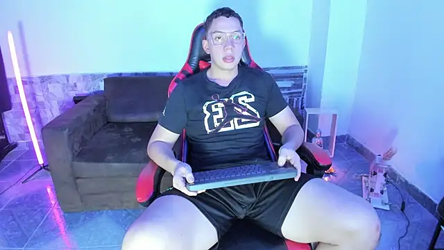 Snapshot of davinalhot chatting on April 7, 2026, 8:15 am davinalhot online show from April 7, 2026, 8:15 am