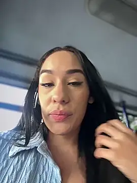 Snapshot of __IRIS__ chatting on May 27, 2026, 1:30 pm IRIS online show from May 27, 2026, 1:30 pm