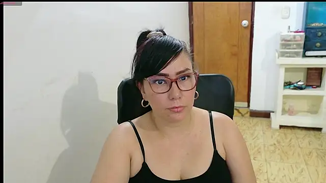 hottplay online show from November 1, 2025, 3:58 pm