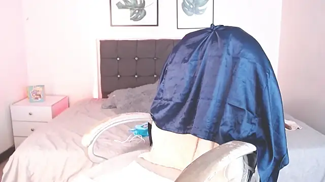 selena yourmilf online show from April 1, 2026, 6:38 pm