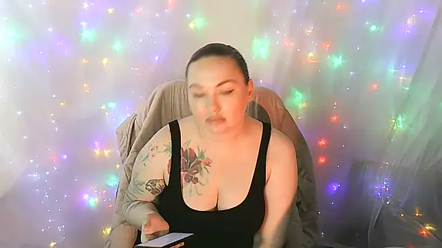 Snapshot of Victoria_Marks chatting on July 6, 2026, 6:54 am Victoria Marks online show from July 6, 2026, 6:54 am
