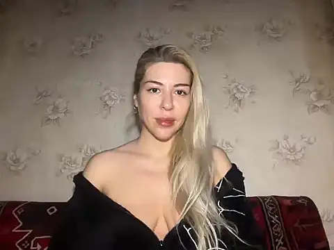 Snapshot of Lux_Sonya_Star chatting on December 20, 2025, 12:45 pm Lux Sonya Star online show from December 20, 2025, 12:45 pm