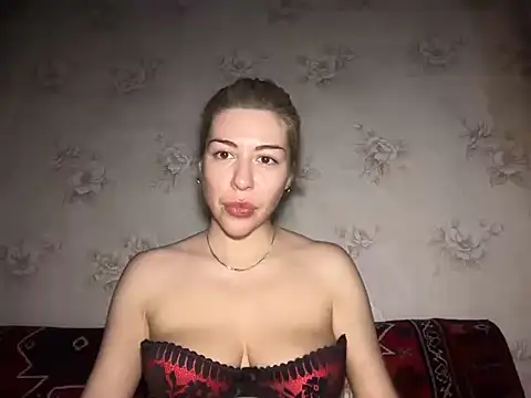 Snapshot of Lux_Sonya_Star chatting on January 14, 2026, 1:17 pm Lux Sonya Star online show from January 14, 2026, 1:17 pm