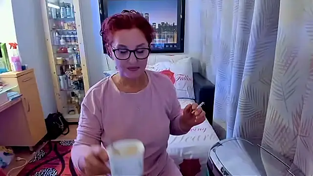 Snapshot of Mature4you44 chatting on September 10, 2025, 6:35 am Mature4you44 online show from September 10, 2025, 6:35 am